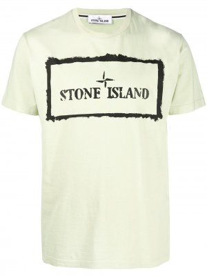 Футболка с короткими рукавами и логотипом Stone Island. Цвет: зеленый