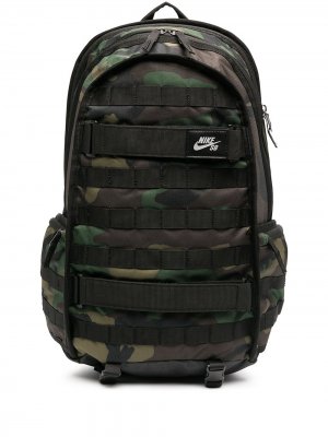 Рюкзак с камуфляжными вставками Nike. Цвет: зеленый
