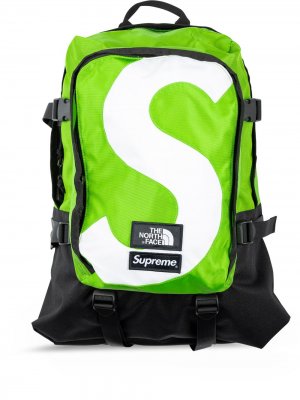 Рюкзак из коллаборации с  North Face Supreme. Цвет: зеленый
