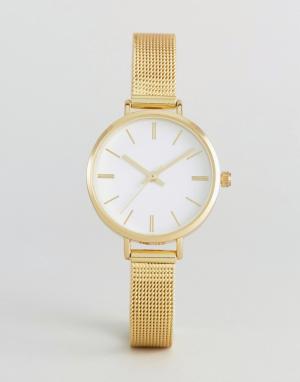 Золотистые часы с сетчатым ремешком ASOS. Цвет: золотой
