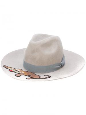 Шляпа с аппликацией собаки Ultràchic. Цвет: серый