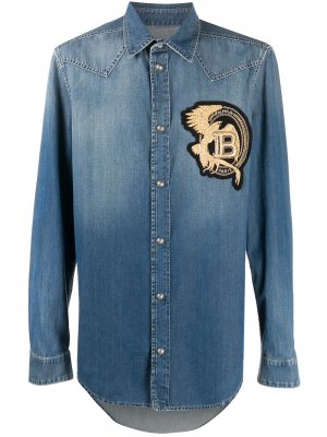 Джинсовая рубашка с нашивкой-логотипом Balmain. Цвет: синий