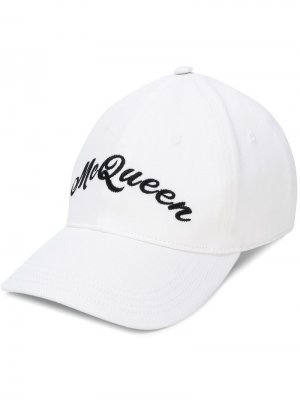 Бейсбольная кепка с вышитым логотипом Alexander McQueen. Цвет: белый