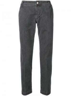 Зауженные брюки со складками Entre Amis. Цвет: серый