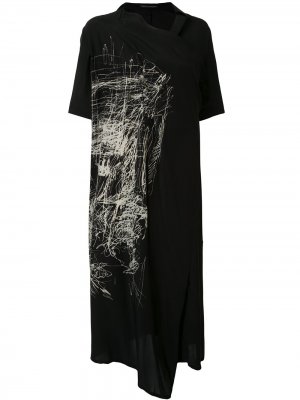 Пальто средней длины с принтом Yohji Yamamoto. Цвет: черный