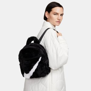 Женский мини-рюкзак из искусственного меха  Sportswear Futura 365 FB3049-010 Nike