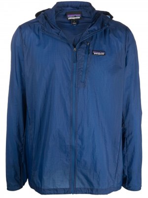 Куртка с нашивкой-логотипом Patagonia. Цвет: синий