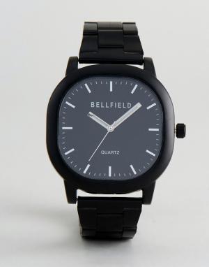 Черные часы с квадратным циферблатом Bellfield. Цвет: черный