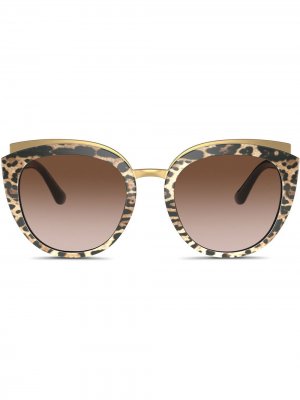 Солнцезащитные очки Family в оправе кошачий глаз Dolce & Gabbana Eyewear. Цвет: коричневый