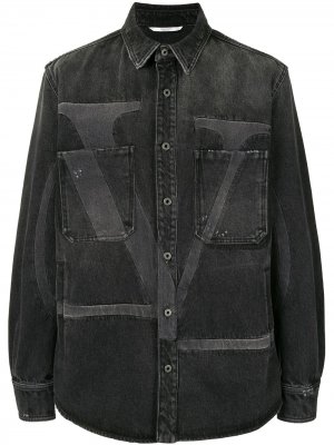 Джинсовая рубашка с принтом Deconstructed VLogo Valentino. Цвет: черный