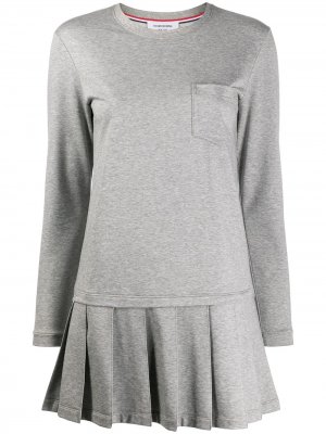 Платье с плиссированной юбкой Thom Browne. Цвет: серый
