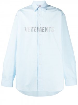 Рубашка с длинными рукавами и логотипом VETEMENTS. Цвет: синий