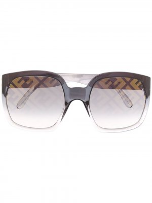 Солнцезащитные очки в массивной оправе с логотипом Fendi Eyewear. Цвет: зеленый
