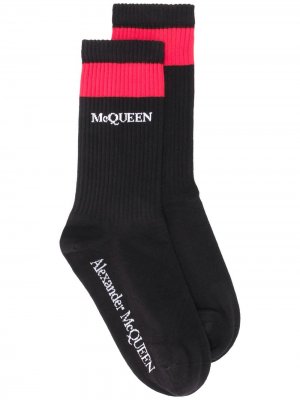 Носки в рубчик с логотипом Alexander McQueen. Цвет: черный