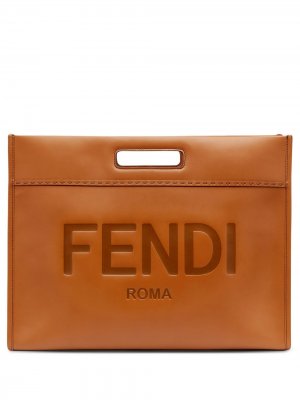 Клатч с тисненым логотипом Fendi. Цвет: коричневый