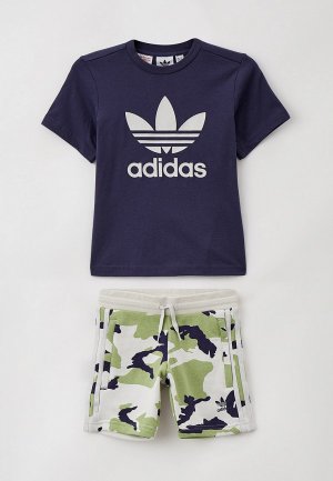 Футболка и шорты adidas Originals. Цвет: разноцветный