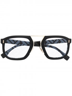 Солнцезащитные очки в массивной оправе с логотипом Fendi Eyewear. Цвет: черный