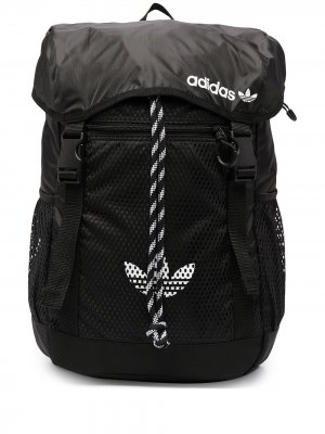 Рюкзак с логотипом adidas. Цвет: черный
