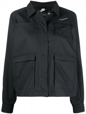Легкая куртка с логотипом Swoosh Nike. Цвет: черный