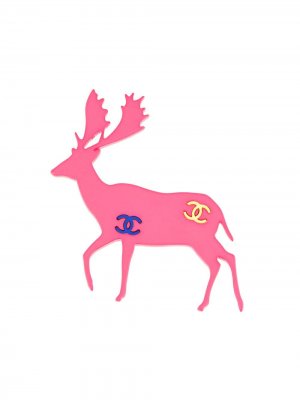 Брошь 2001-го года с логотипом CC Chanel Pre-Owned. Цвет: розовый